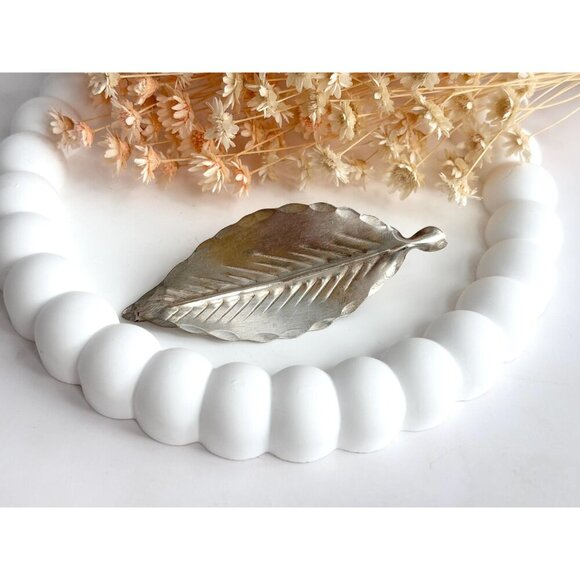 Stuart Nye Leaf Shaped Hand Wrought Sterling Silver Vintage Hand Carved Brooch - Picture 3 of 8